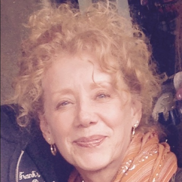 Meet your Posher, Jen - Picture 1 of 1